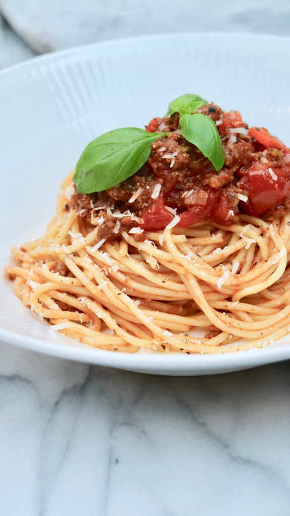 Spaghetti Bolognese – Scandinavian Simple Eating